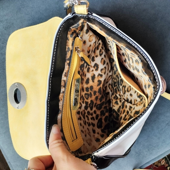 Stylish Retro 90s Black and Cream Shoulder Bag Koret - Picture 2 of 4